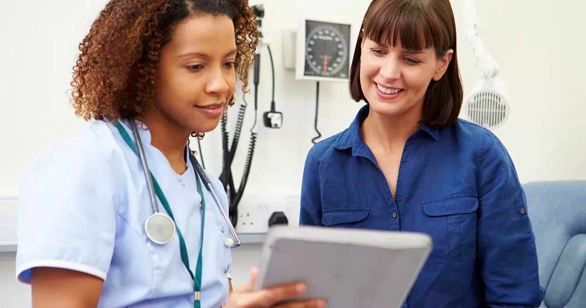 Expert explaining how much does mounjaro cost without insurance during a consultation